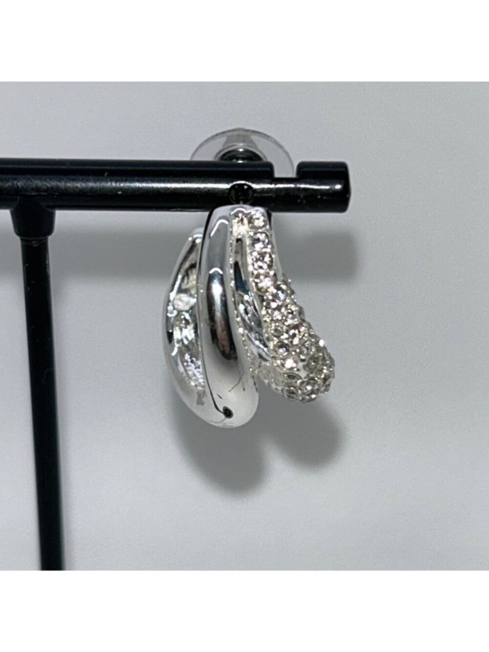 Gloria Vanderbilt Earrings Silver Tone Multi Textured Hoop Earrings Post - Picture 2 of 8
